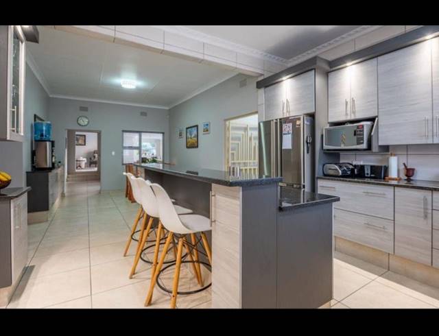 4 BEDROOM HOUSE FOR SALE IN LAMBTON